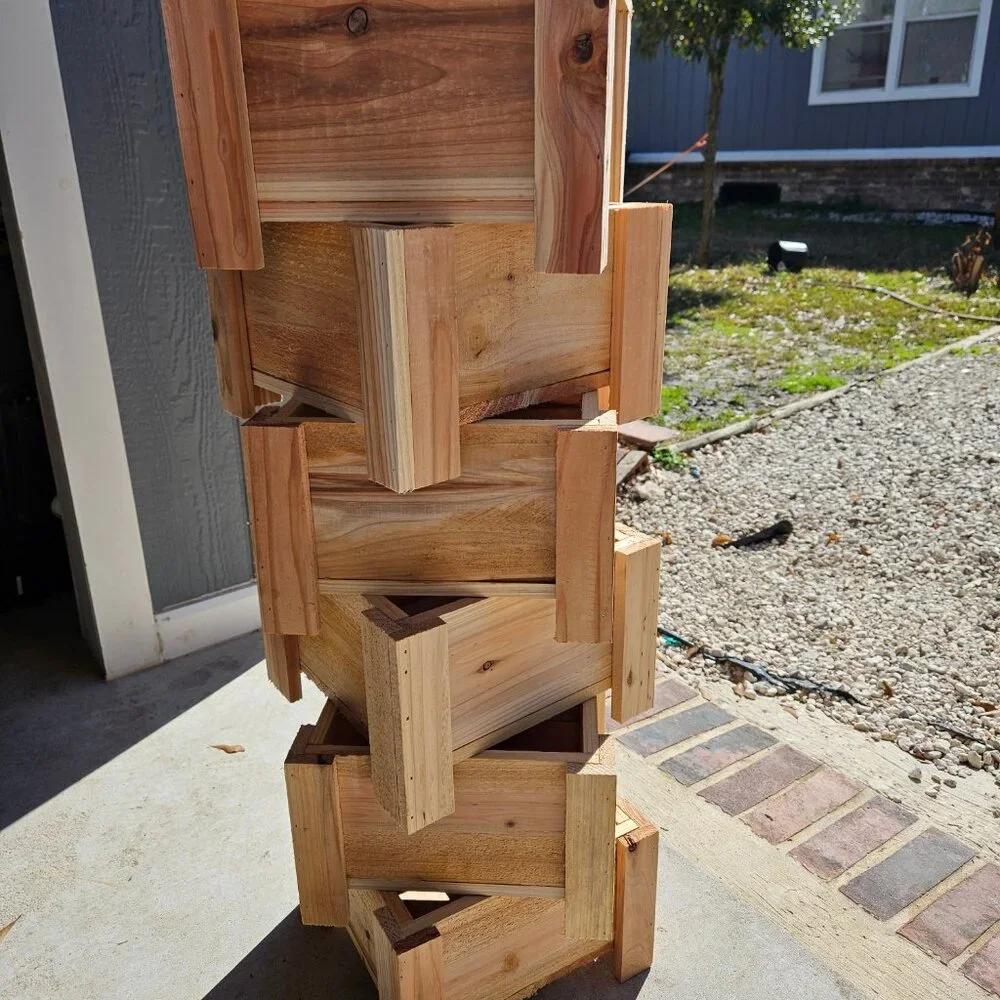 Planter, pots, flowers, decoration, cedar, gifts - Picture 3 of 8